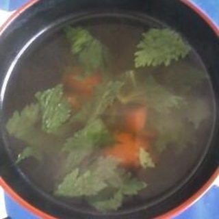 セロリの葉とソーセージの簡単スープ